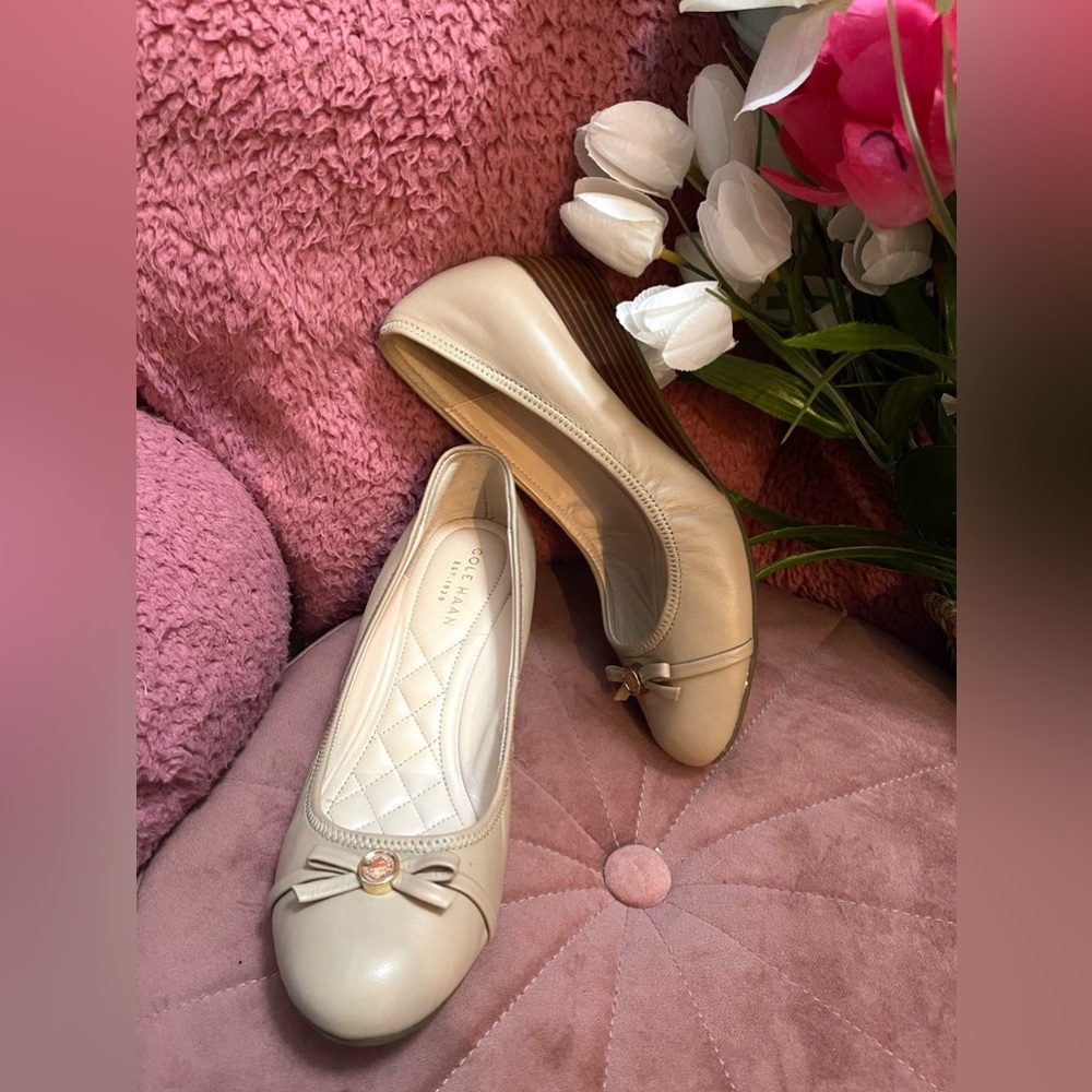 💖 Pre-Loved sandal close toe size 6 color nude